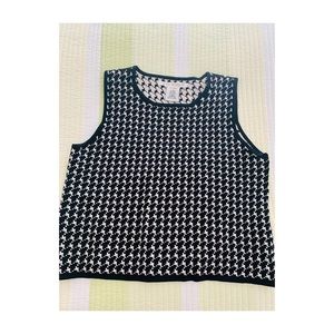Max Studio houndstooth black and white top